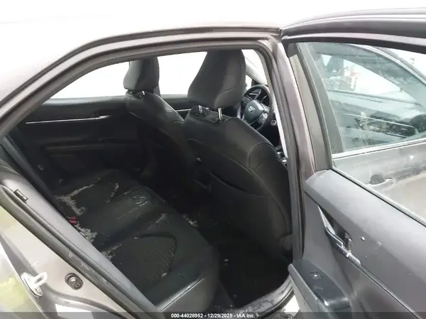 4T1B11HK0JU012947 2018 TOYOTA CAMRY - Image 8