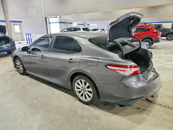 4T1B11HK0JU016139 2018 TOYOTA CAMRY - Image 2