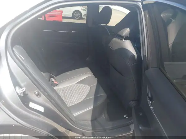 4T1B11HK0JU016996 2018 TOYOTA CAMRY - Image 8