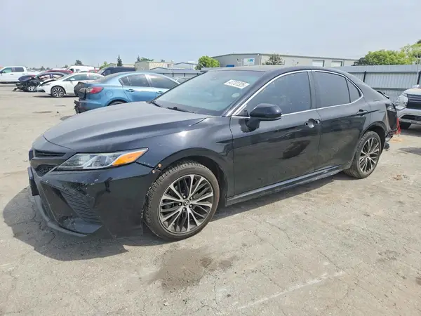 4T1B11HK0JU018683 2018 TOYOTA CAMRY - Image 1