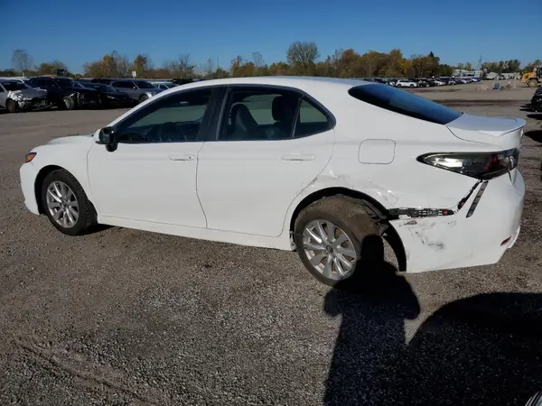 4T1B11HK0JU021115 2018 TOYOTA CAMRY - Image 2