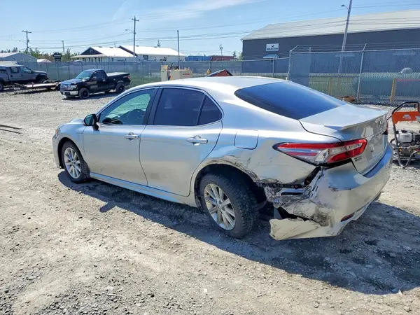 4T1B11HK0JU021163 2018 TOYOTA CAMRY - Image 2