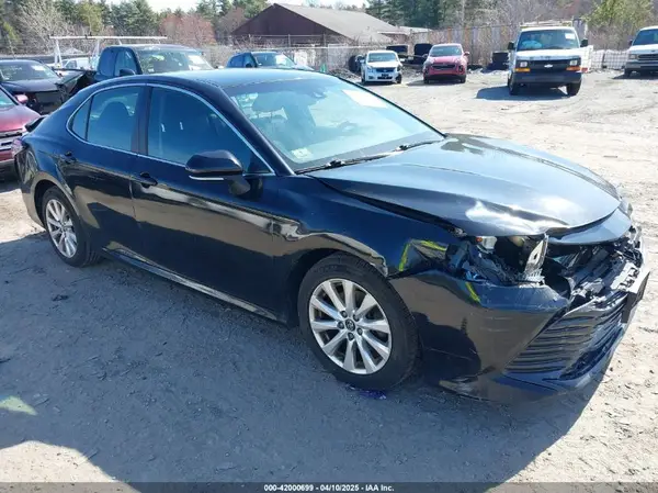 4T1B11HK0JU022409 2018 TOYOTA CAMRY - Image 1