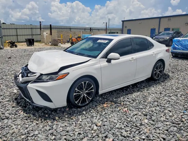 4T1B11HK0JU022524 2018 TOYOTA CAMRY - Image 1