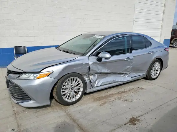 4T1B11HK0JU022555 2018 TOYOTA CAMRY - Image 1