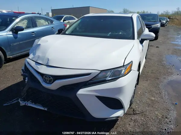 4T1B11HK0JU022720 2018 TOYOTA CAMRY - Image 2