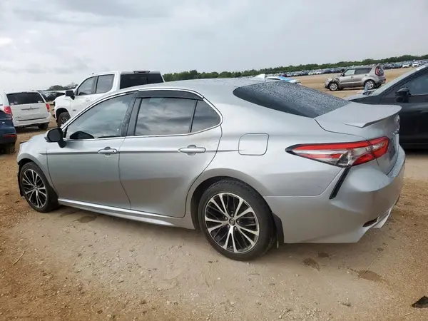 4T1B11HK0JU023169 2018 TOYOTA CAMRY - Image 2