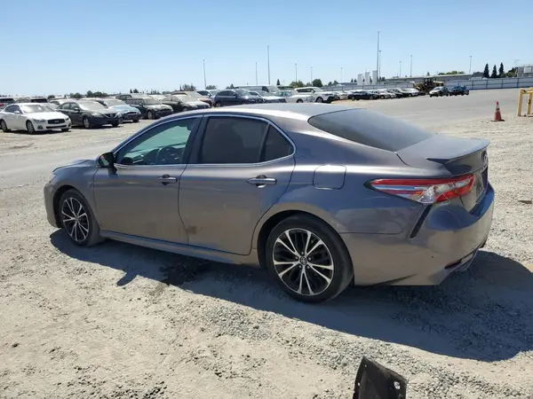 4T1B11HK0JU025181 2018 TOYOTA CAMRY - Image 2