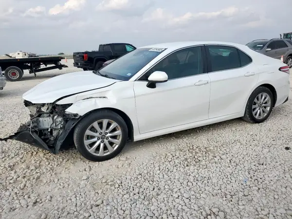 4T1B11HK0JU025469 2018 TOYOTA CAMRY - Image 1