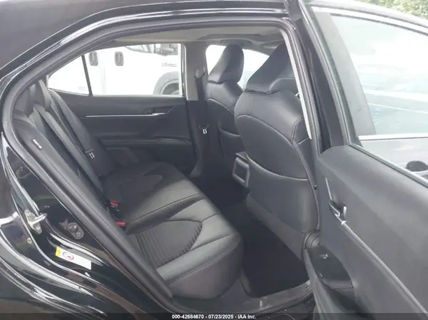 4T1B11HK0JU026685 2018 TOYOTA CAMRY - Image 8