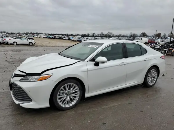 4T1B11HK0JU027996 2018 TOYOTA CAMRY - Image 1