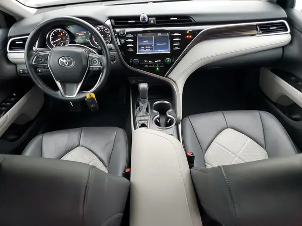 4T1B11HK0JU027996 2018 TOYOTA CAMRY - Image 8