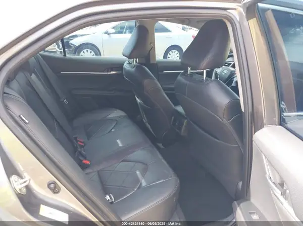 4T1B11HK0JU028078 2018 TOYOTA CAMRY - Image 8