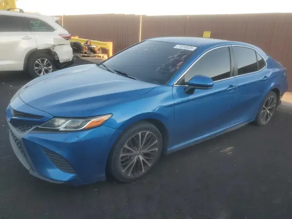 4T1B11HK0JU028145 2018 TOYOTA CAMRY - Image 1