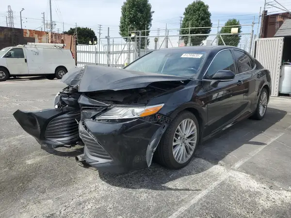 4T1B11HK0JU031238 2018 TOYOTA CAMRY - Image 1