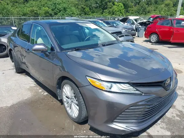 4T1B11HK0JU031840 2018 TOYOTA CAMRY - Image 1