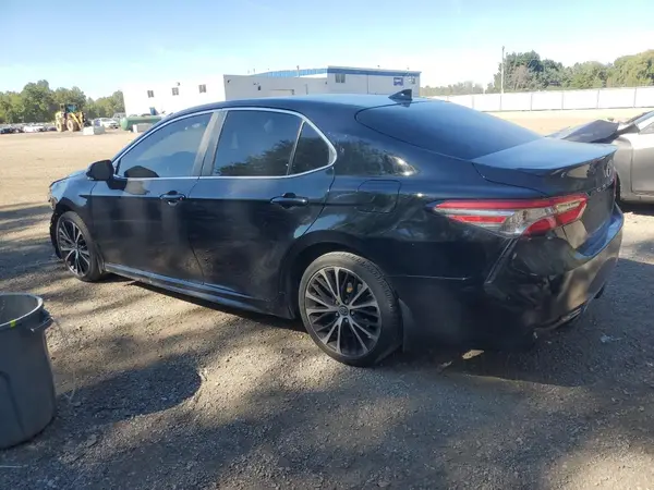 4T1B11HK0JU033233 2018 TOYOTA CAMRY - Image 2