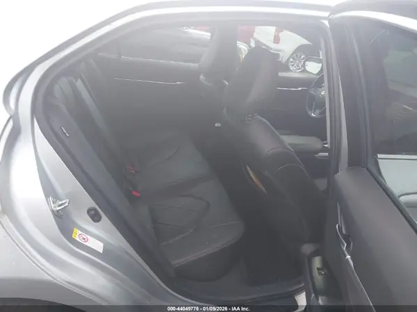 4T1B11HK0JU034074 2018 TOYOTA CAMRY - Image 8