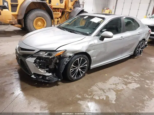 4T1B11HK0JU035466 2018 TOYOTA CAMRY - Image 2