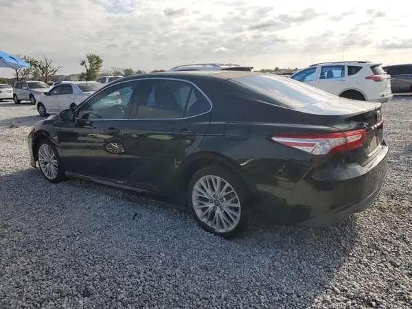 4T1B11HK0JU035919 2018 TOYOTA CAMRY - Image 2