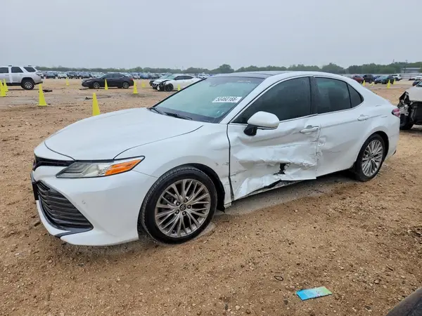 4T1B11HK0JU039971 2018 TOYOTA CAMRY - Image 1