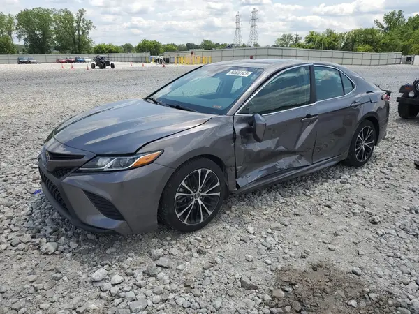 4T1B11HK0JU040067 2018 TOYOTA CAMRY - Image 1