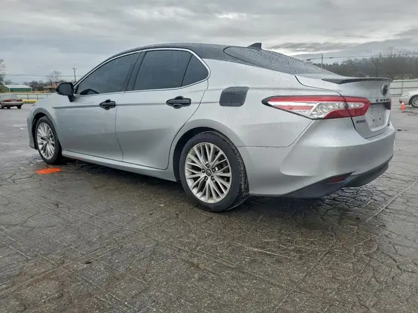 4T1B11HK0JU040487 2018 TOYOTA CAMRY - Image 2