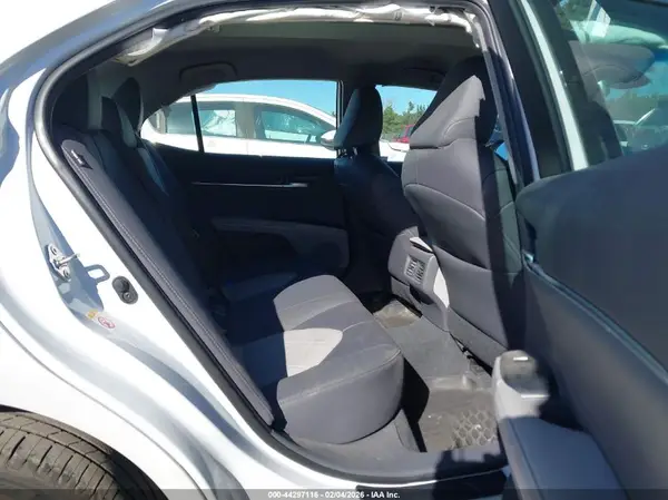 4T1B11HK0JU040523 2018 TOYOTA CAMRY - Image 8