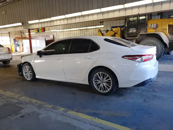 4T1B11HK0JU042594 2018 TOYOTA CAMRY - Image 2