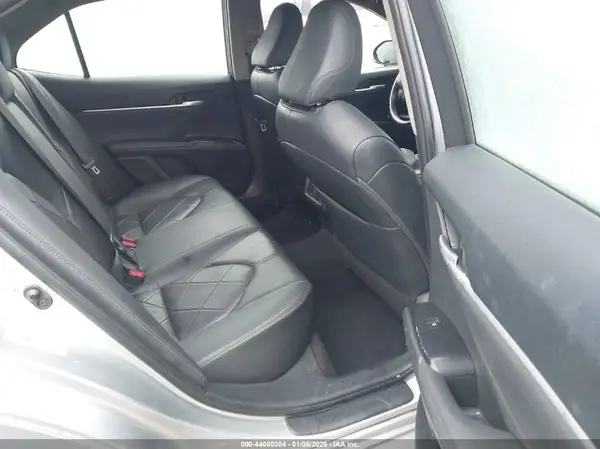 4T1B11HK0JU042997 2018 TOYOTA CAMRY - Image 8