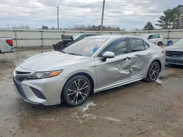 4T1B11HK0JU043681 2018 TOYOTA CAMRY - Image 1