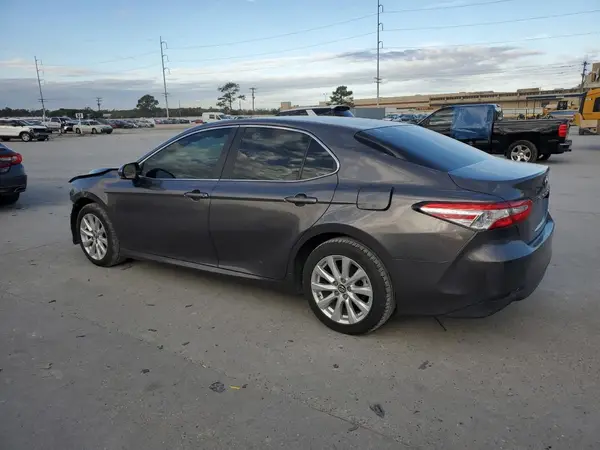4T1B11HK0JU044457 2018 TOYOTA CAMRY - Image 2