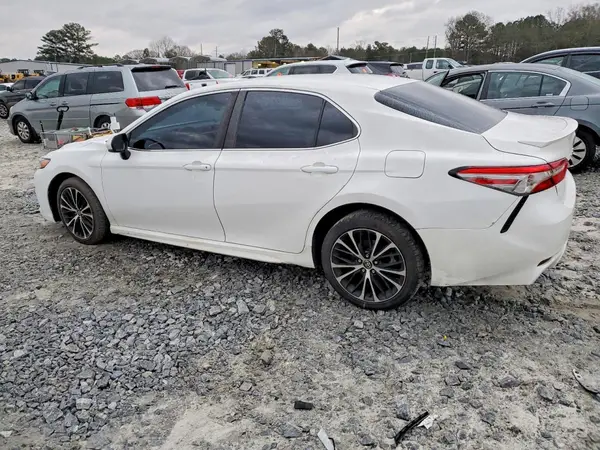 4T1B11HK0JU046497 2018 TOYOTA CAMRY - Image 2