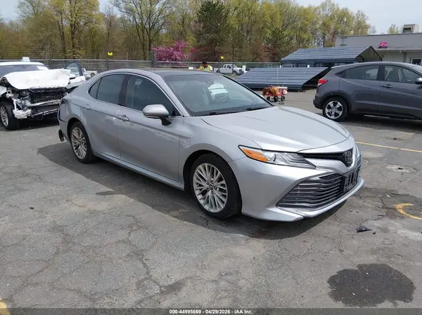 4T1B11HK0JU050954 2018 TOYOTA CAMRY - Image 1