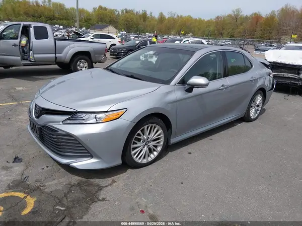 4T1B11HK0JU050954 2018 TOYOTA CAMRY - Image 2