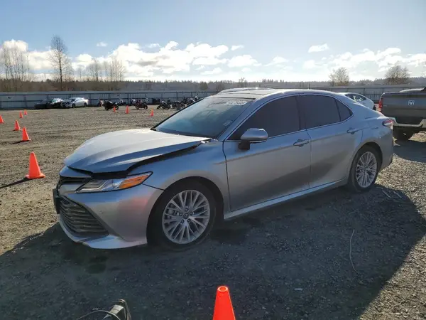 4T1B11HK0JU051618 2018 TOYOTA CAMRY - Image 1