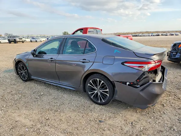 4T1B11HK0JU051988 2018 TOYOTA CAMRY - Image 2