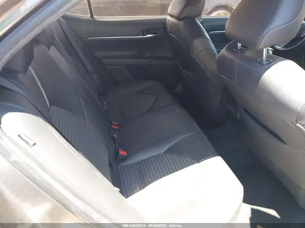 4T1B11HK0JU052140 2018 TOYOTA CAMRY - Image 8
