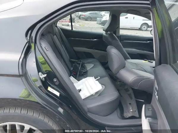 4T1B11HK0JU052297 2018 TOYOTA CAMRY - Image 8