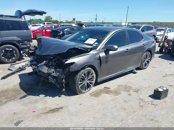 4T1B11HK0JU053935 2018 TOYOTA CAMRY - Image 2