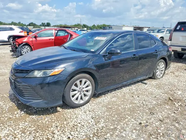 4T1B11HK0JU055006 2018 TOYOTA CAMRY - Image 1