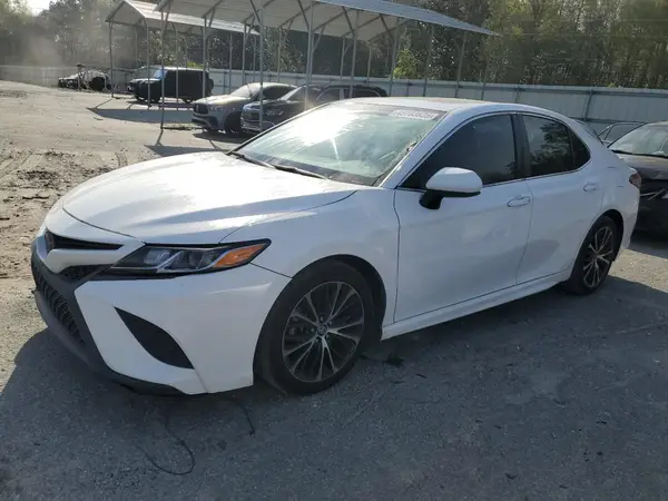 4T1B11HK0JU058942 2018 TOYOTA CAMRY - Image 1