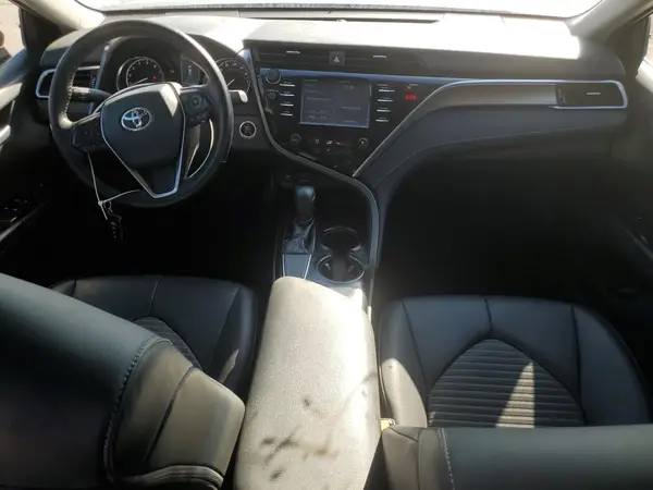 4T1B11HK0JU063641 2018 TOYOTA CAMRY - Image 8