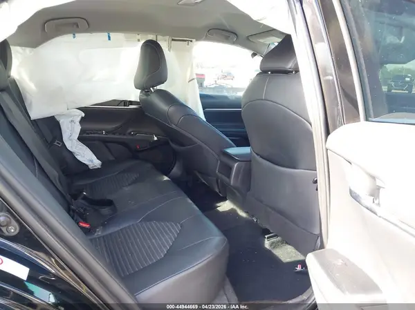4T1B11HK0JU067320 2018 TOYOTA CAMRY - Image 8