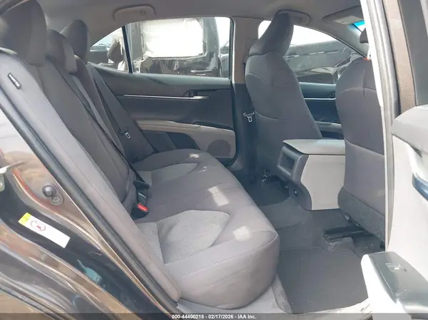4T1B11HK0JU068306 2018 TOYOTA CAMRY - Image 8
