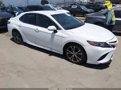 4T1B11HK0JU068340 2018 TOYOTA CAMRY