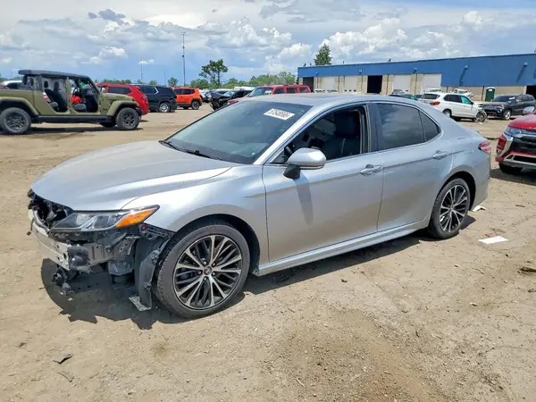4T1B11HK0JU069021 2018 TOYOTA CAMRY - Image 1
