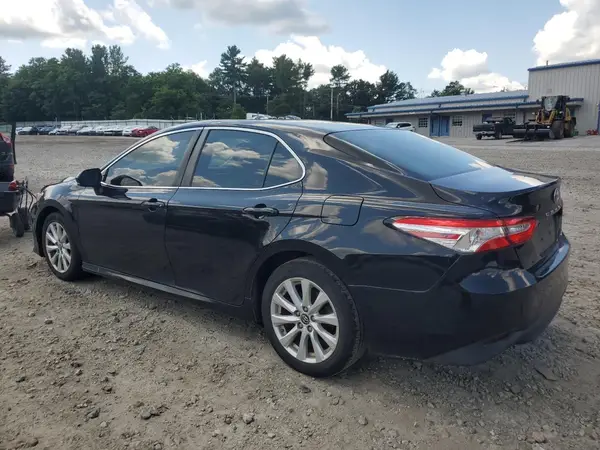 4T1B11HK0JU071464 2018 TOYOTA CAMRY - Image 2