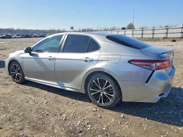 4T1B11HK0JU072274 2018 TOYOTA CAMRY - Image 2