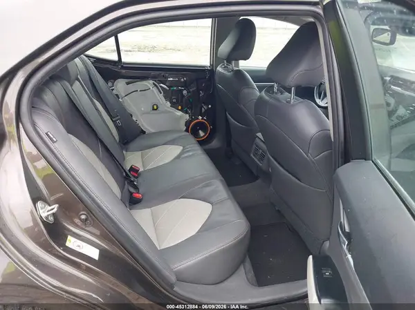 4T1B11HK0JU072601 2018 TOYOTA CAMRY - Image 8